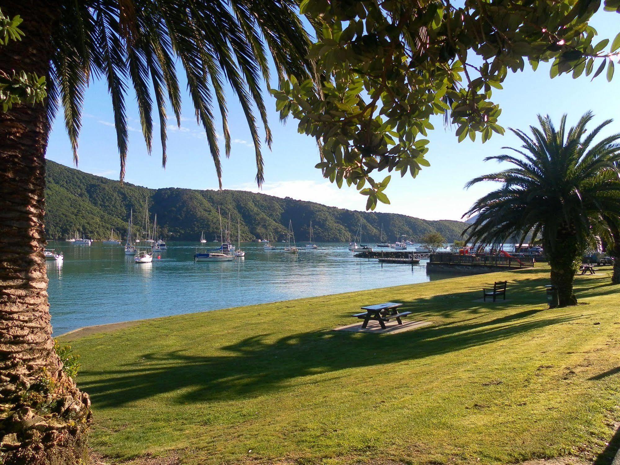Beachside Sunnyvale Motel Picton Exterior photo